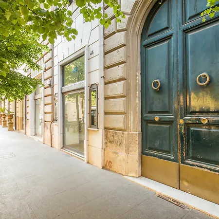 In Veneto 2* Rome